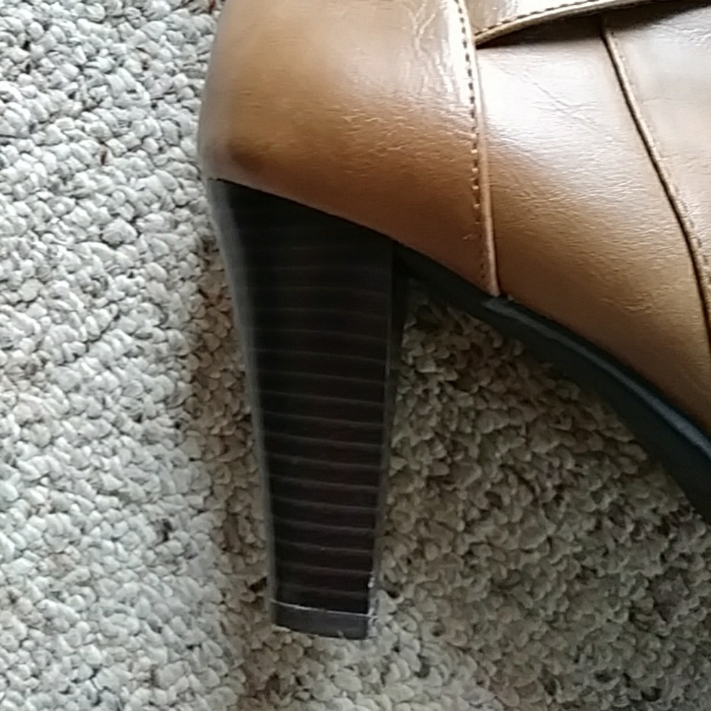Boots - Picture 4 of 4